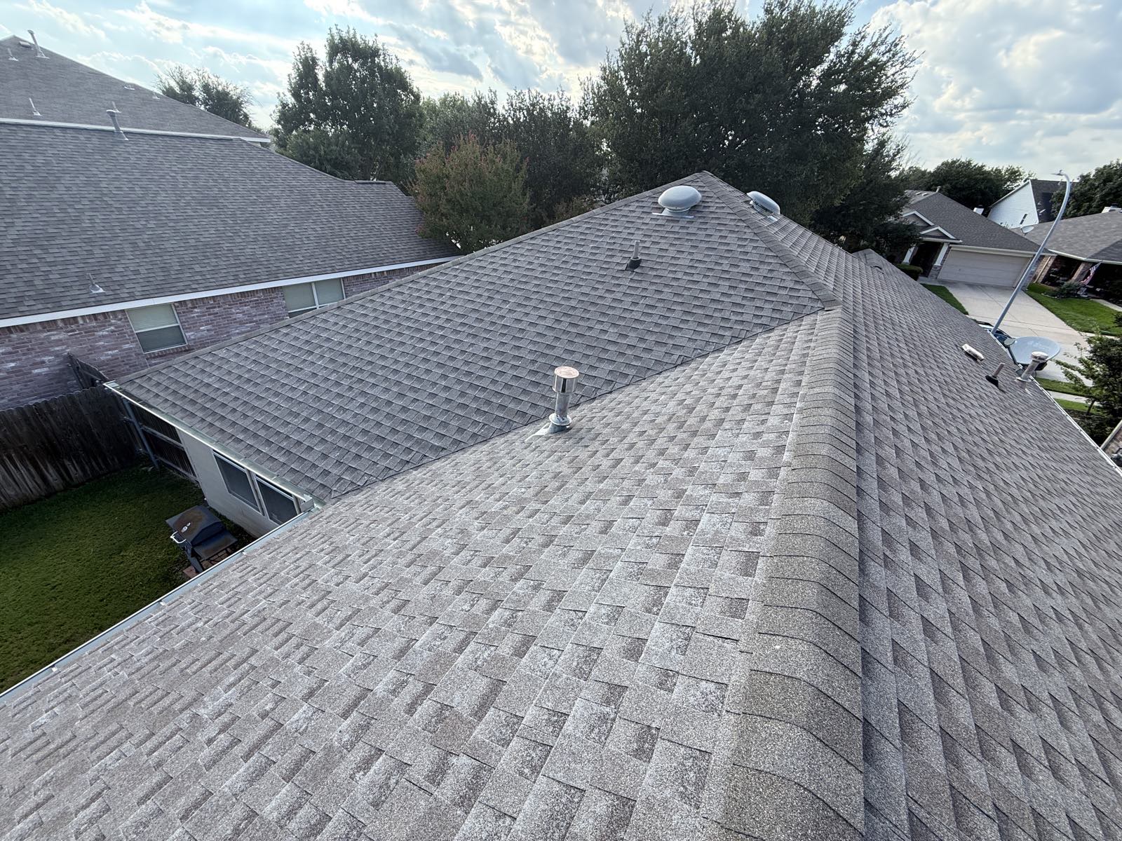 Roof planes and neighboring rooflines from above
